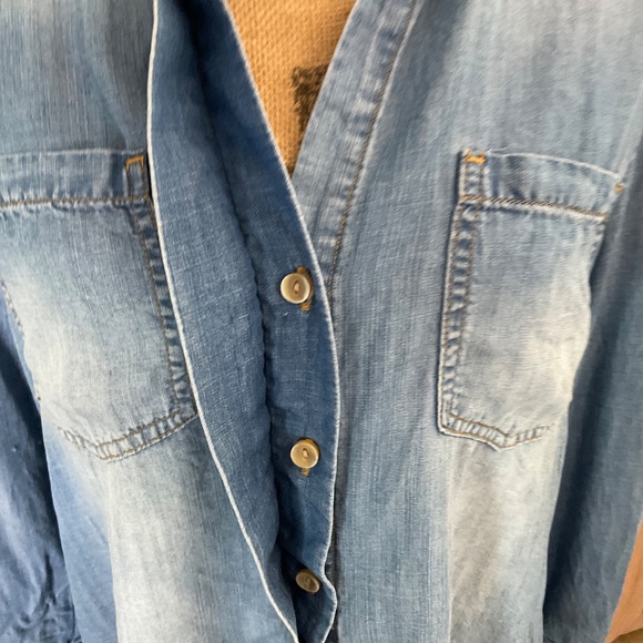Anthropologie Cloth & Stone Chambray Button Down denim western boho summer layer - Picture 5 of 16
